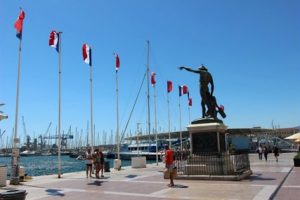 Port de Toulon, rade, statue Génie de la Navigation, camping International Giens